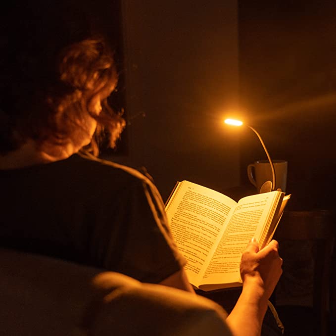 10 důvodů, proč usínat se světlem bez modré složky